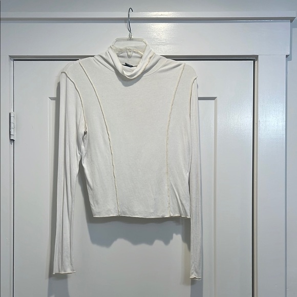 Wild Fable off White Long Sleeve Turtleneck Top size medium. - Picture 1 of 6